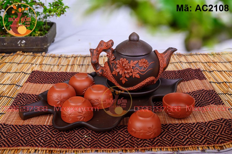 Ấm chén gốm sứ Bát Tràng kèm khay dáng Lá mã AC2108