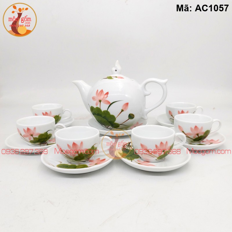 Bình trà đẹp vẽ tay cảnh hoa sen mã AC1057